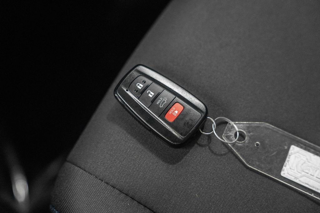 Used 2022 Toyota RAV4 SE w/ Convenience Package image 45