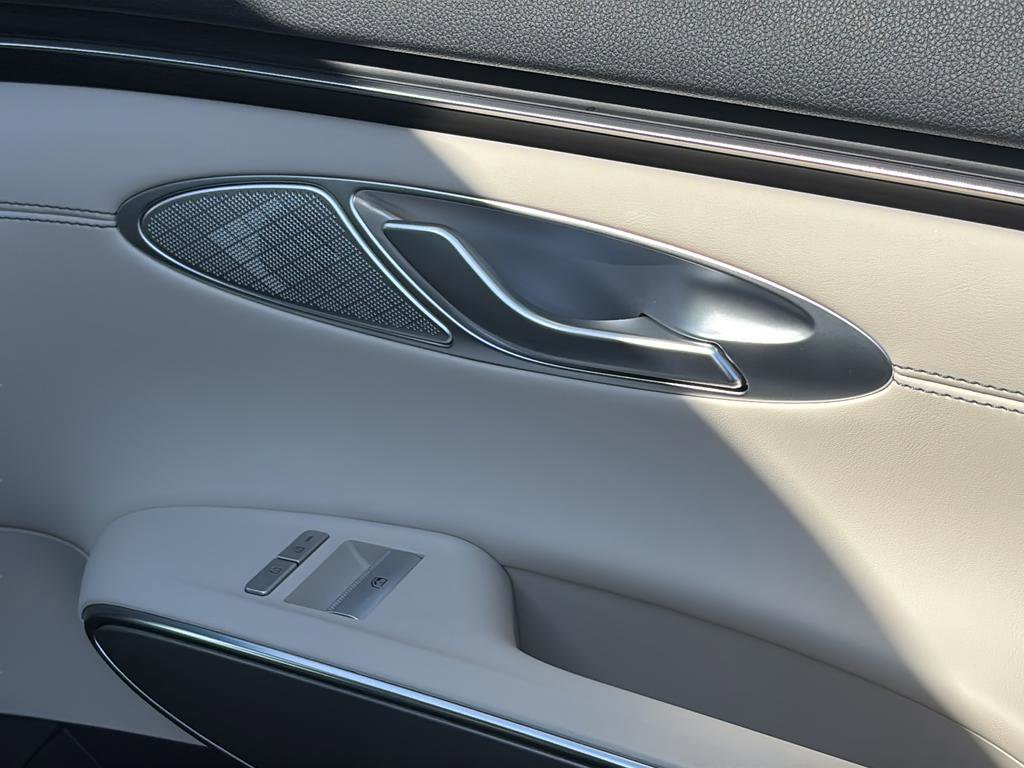 Used 2026 Genesis GV70 2.5T Select image 39