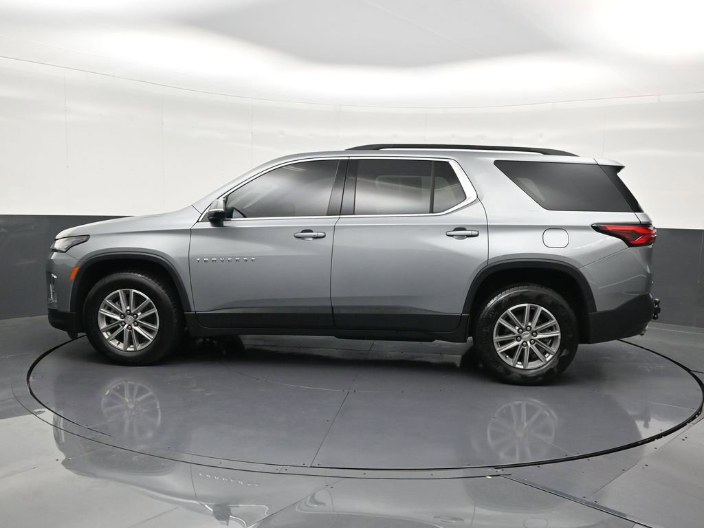 Used 2023 Chevrolet Traverse LT image 2