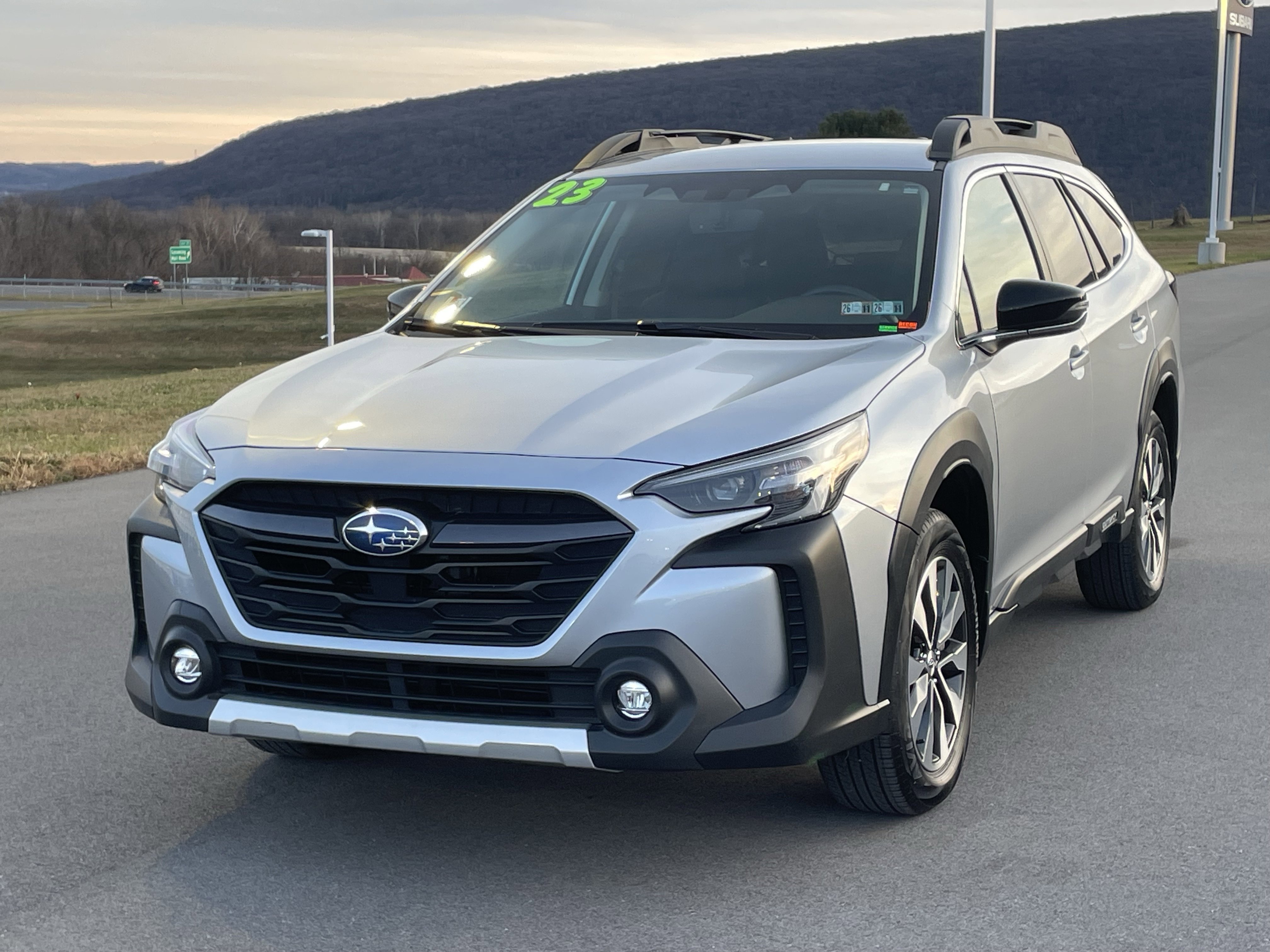 Used 2023 Subaru Outback Limited w/ Popular Package #2 image 8