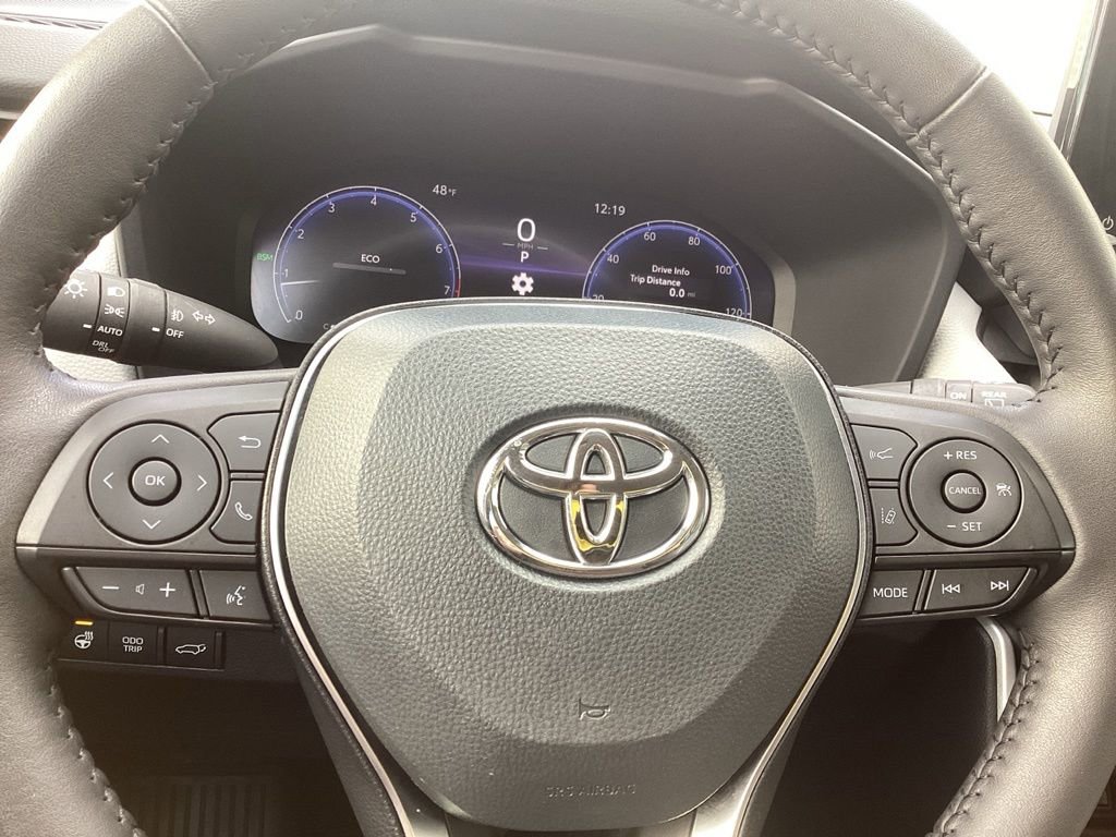 Used 2025 Toyota RAV4 Limited w/ Advanced Technology Package image 20