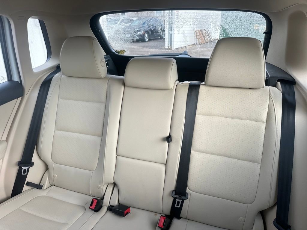 Used 2017 Volkswagen Tiguan S image 16