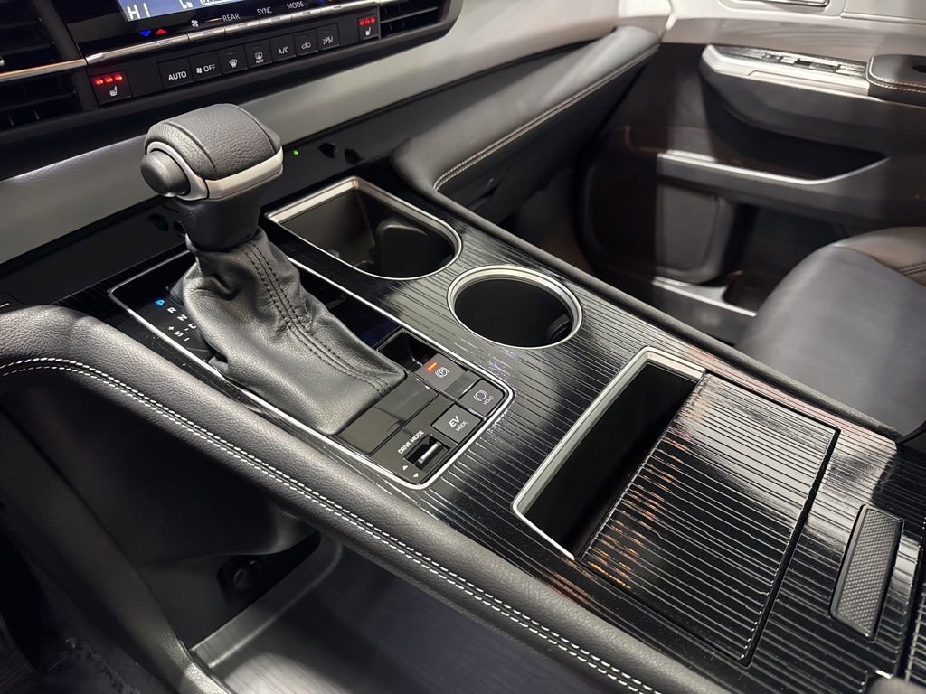 Used 2025 Toyota Sienna XSE image 23