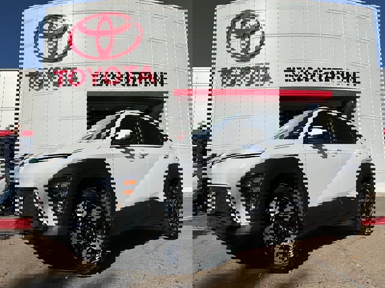 Used 2025 Hyundai Kona SEL image 2