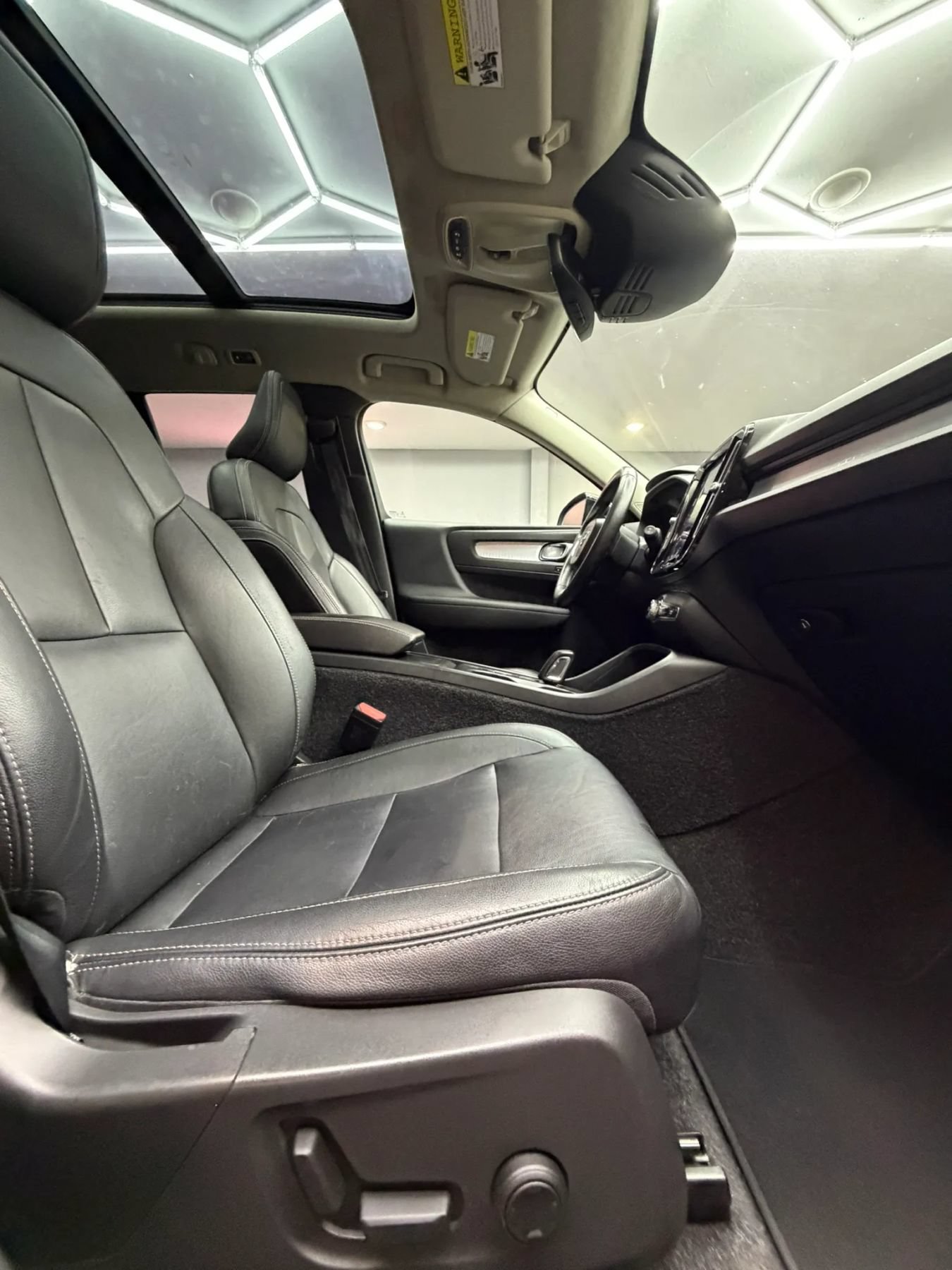 Used 2019 Volvo XC40 T5 Momentum AWD/4WD image 35