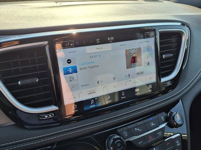 New 2026 Chrysler Pacifica Select image 5