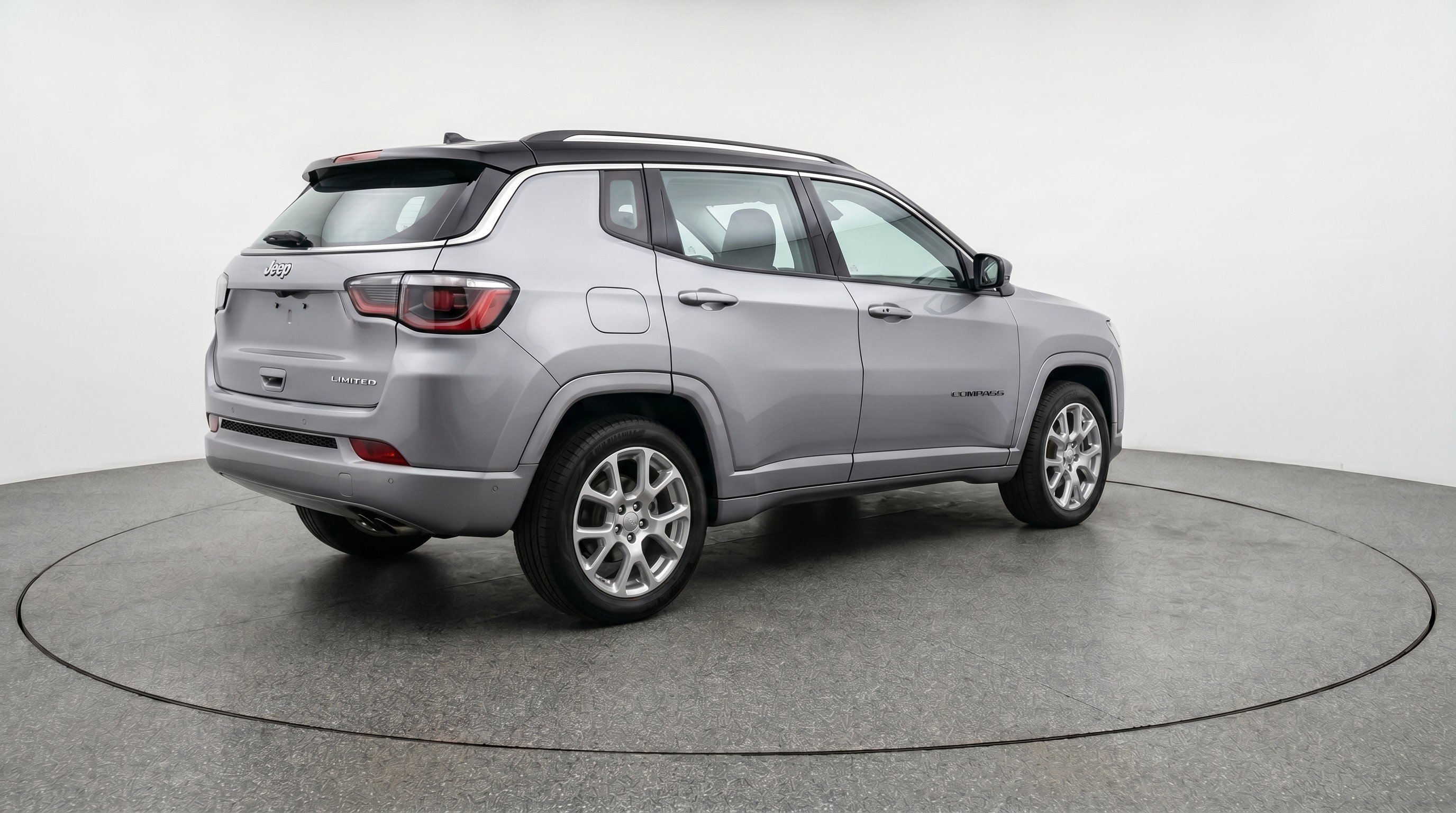 Used 2025 Jeep Compass Limited AWD/4WD image 9