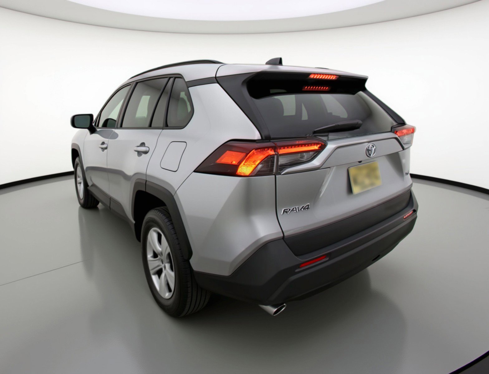 Used 2025 Toyota RAV4 XLE w/ Weather Package FWD image 6