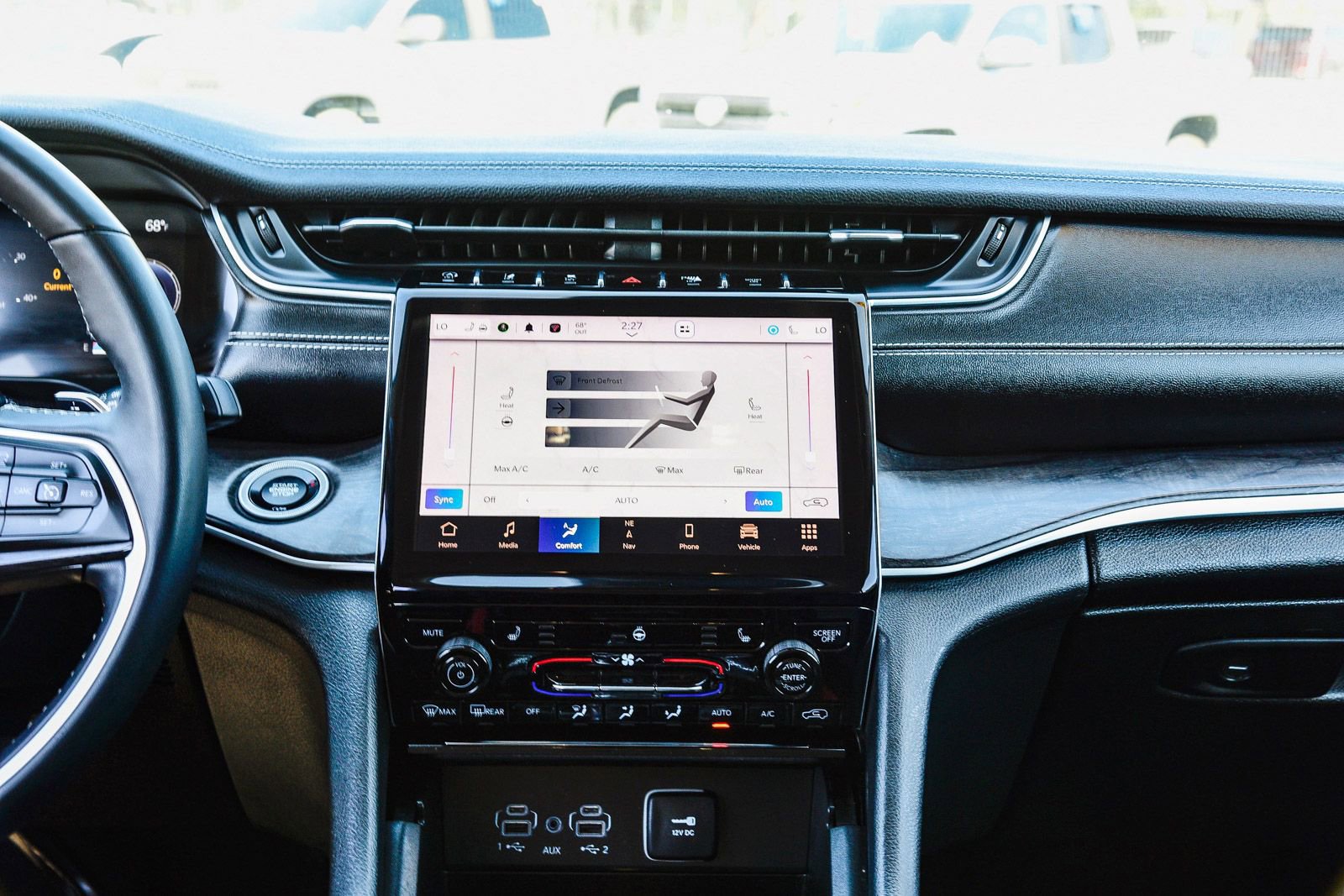 Used 2023 Jeep Grand Cherokee Limited w/ Black Appearance Package image 16