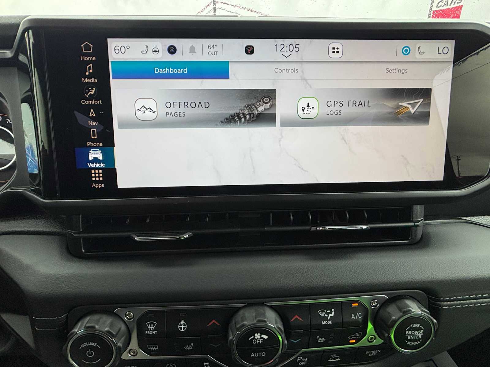 Used 2025 Jeep Wrangler Sahara image 36