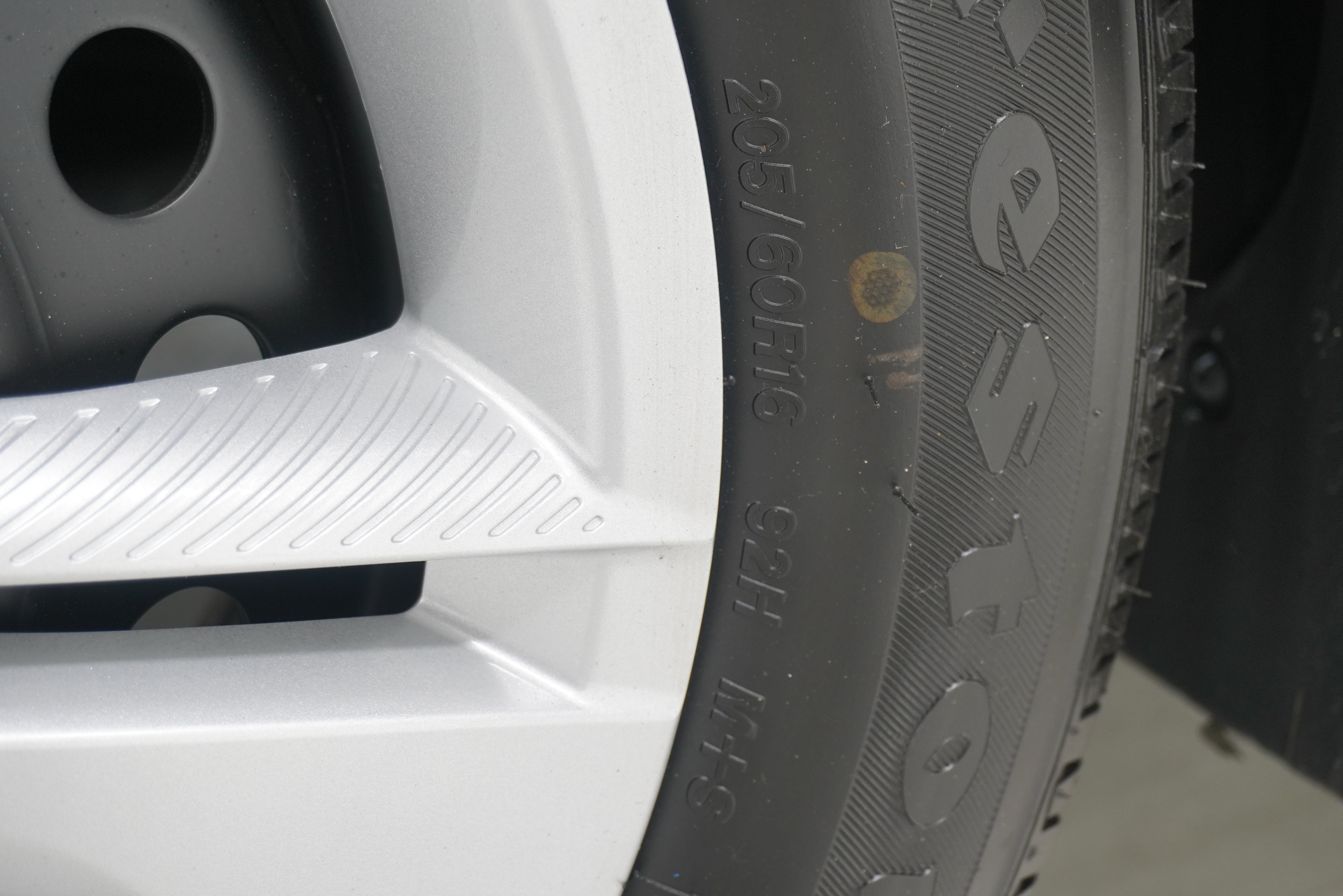 Used 2024 Nissan Kicks S FWD image 22