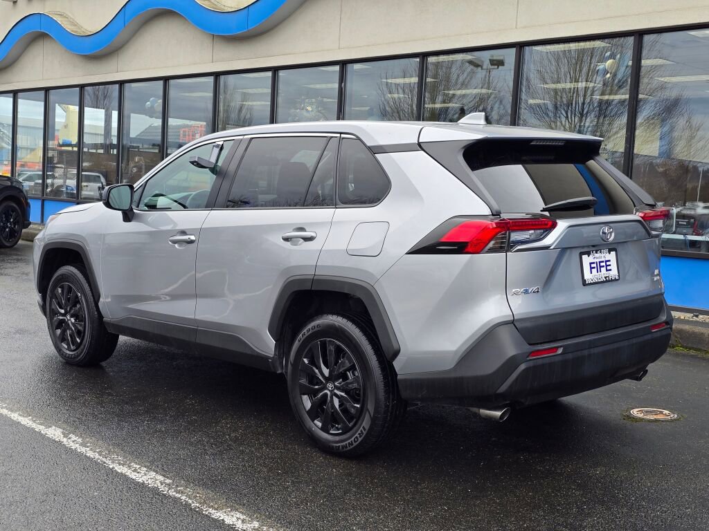 Used 2024 Toyota RAV4 LE image 3
