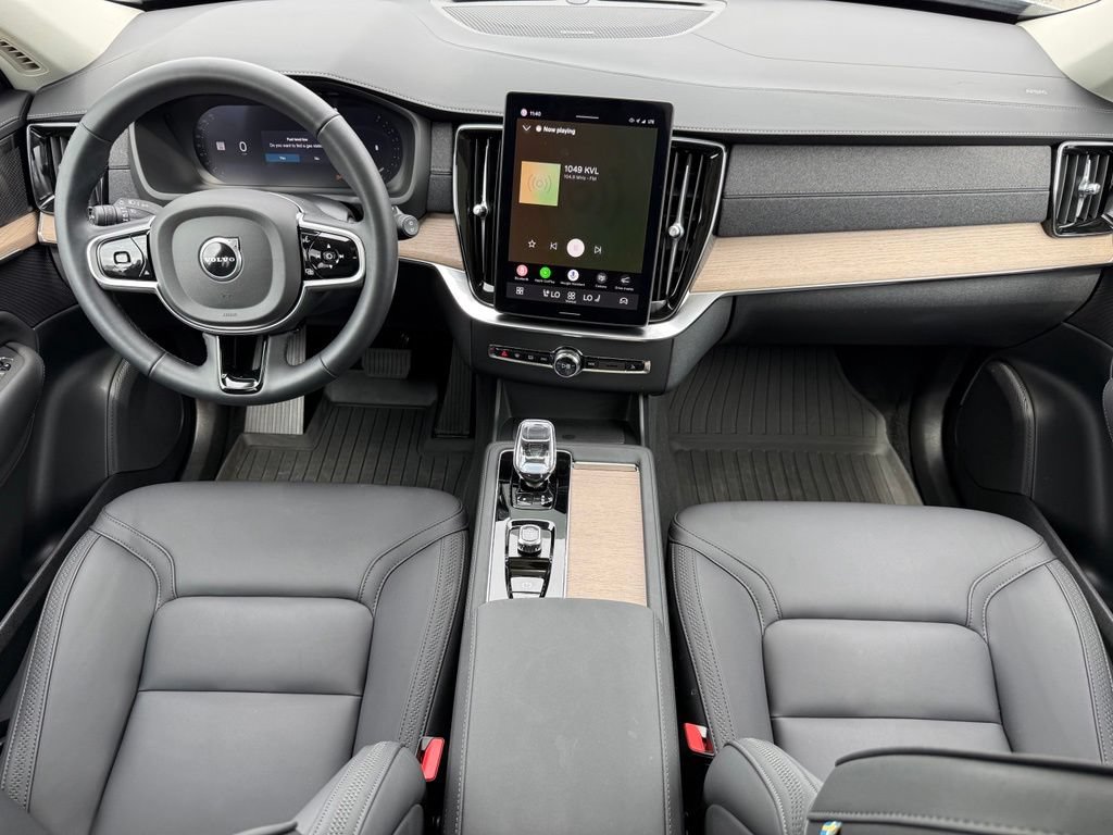 Used 2025 Volvo XC90 B5 Plus AWD/4WD image 4