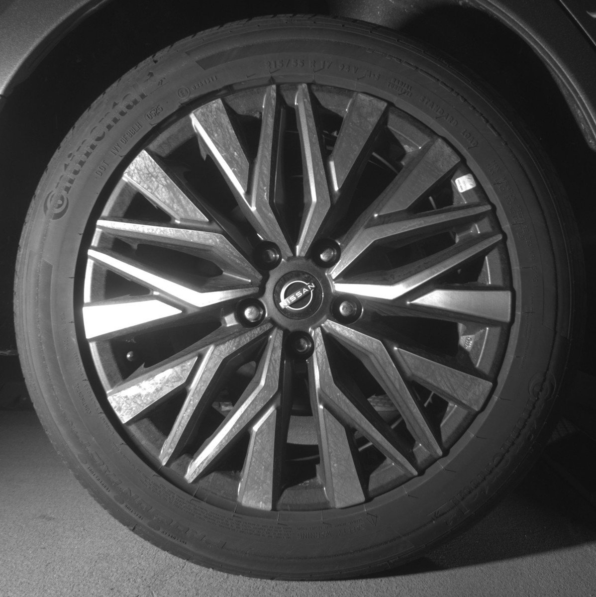 Used 2025 Nissan Altima 2.5 SV FWD image 15