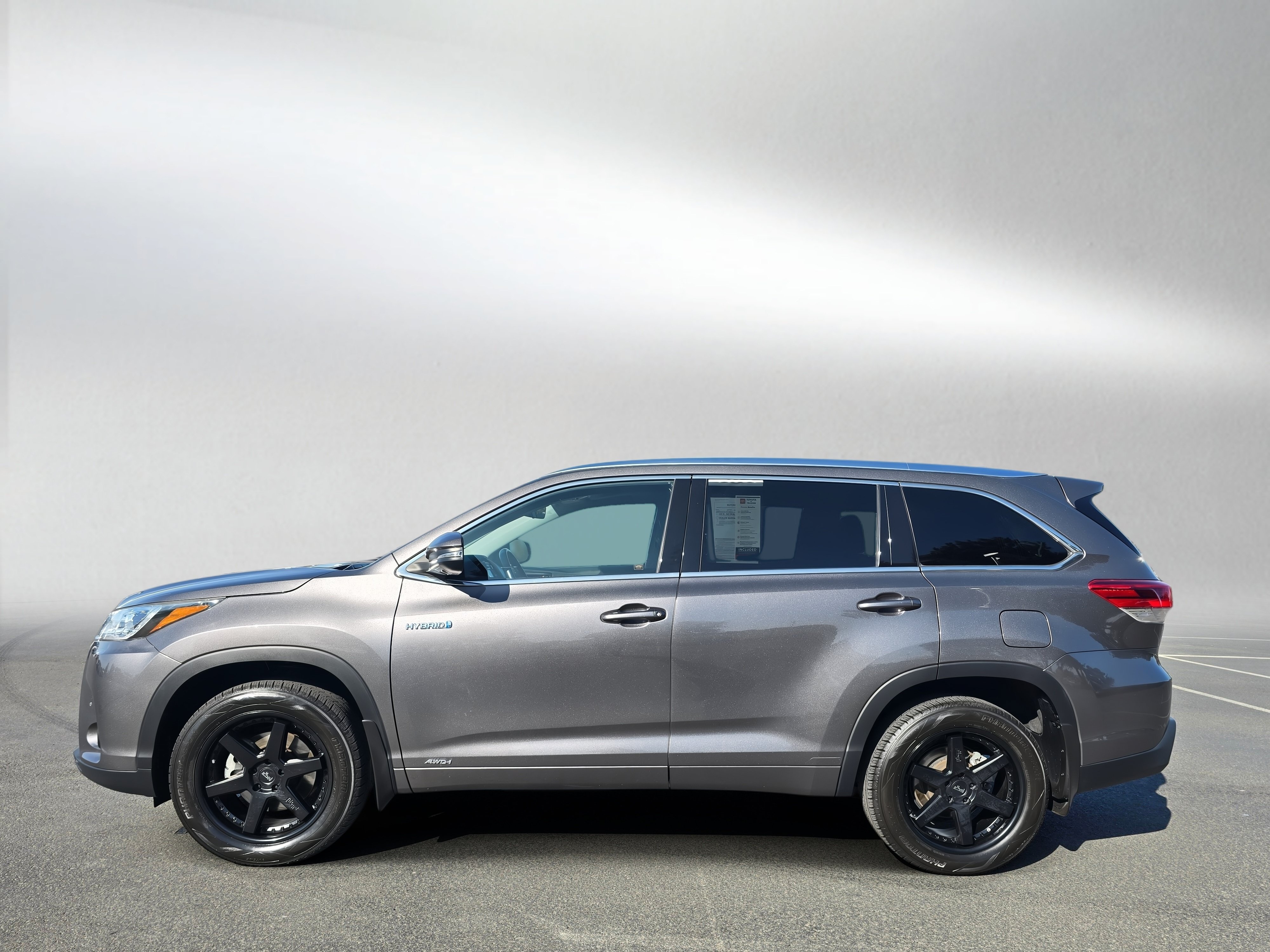 Used 2019 Toyota Highlander Limited Platinum AWD/4WD image 2