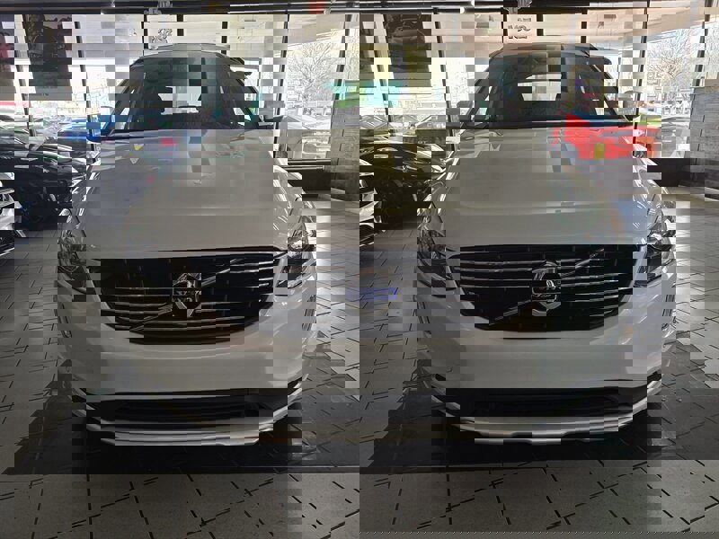 Used 2015 Volvo XC60 T5 Premier w/ Proximity Package image 2