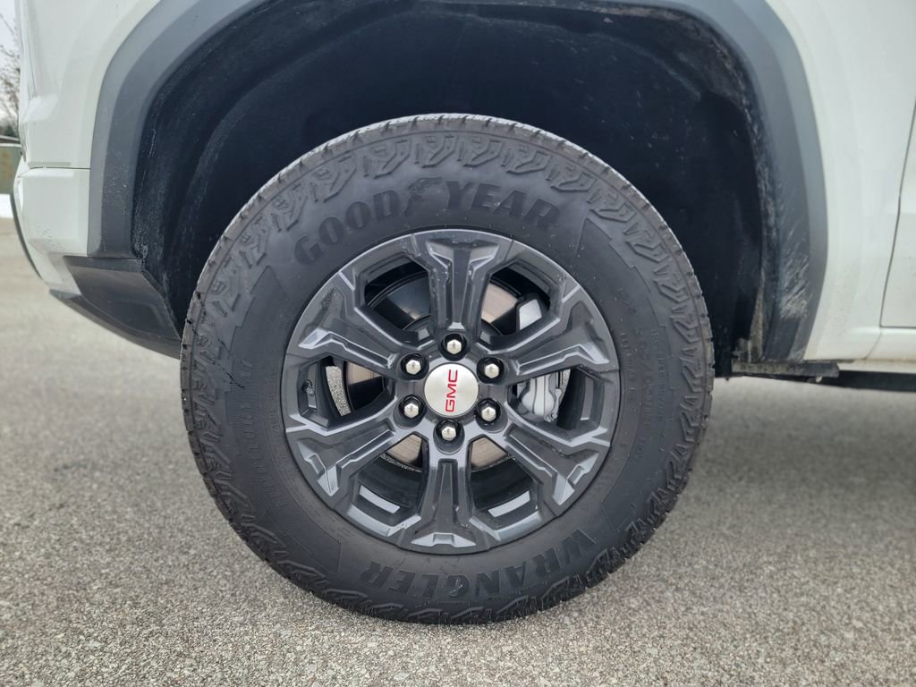 Used 2024 GMC Canyon Elevation image 11