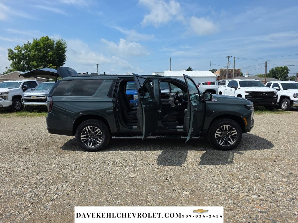 Used 2026 Chevrolet Suburban Z71 w/ Comfort Package AWD/4WD image 39