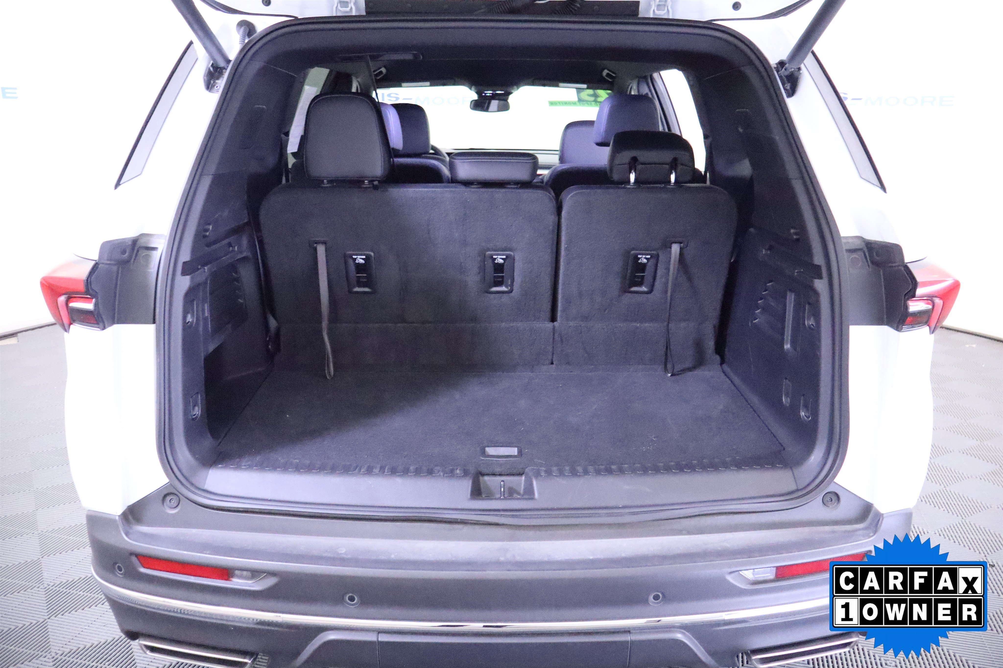 Used 2025 Buick Enclave Preferred FWD image 9