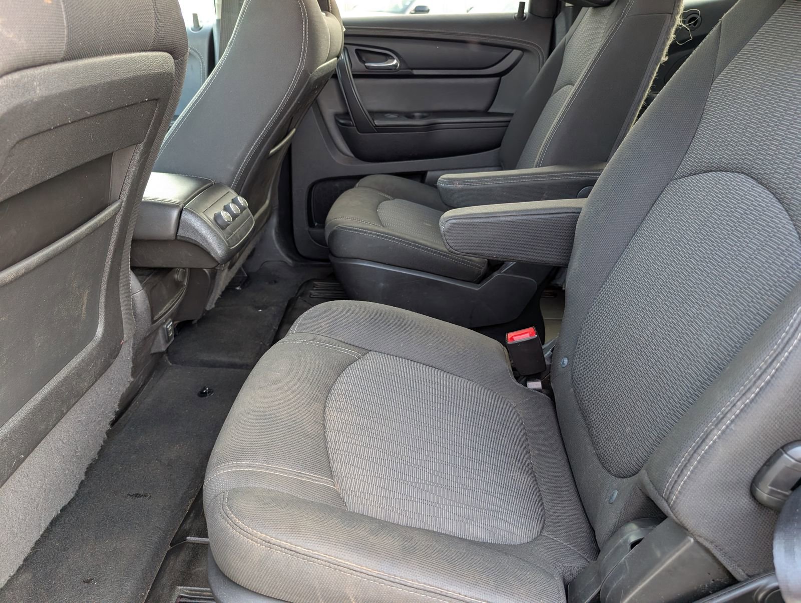 Used 2016 Chevrolet Traverse LT image 17