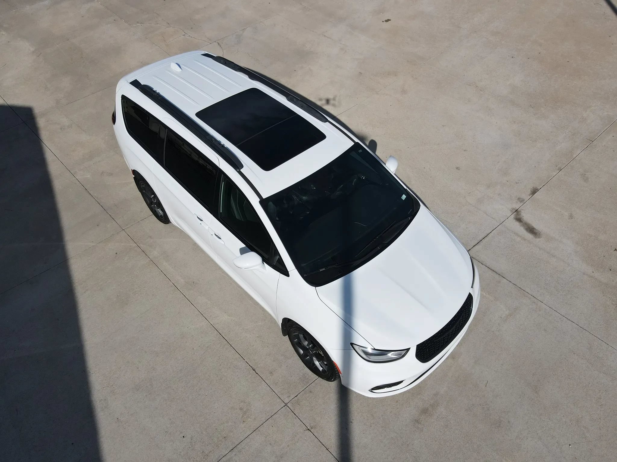 Used 2022 Chrysler Pacifica Touring-L w/ Uconnect Theater Family Group AWD/4WD image 55