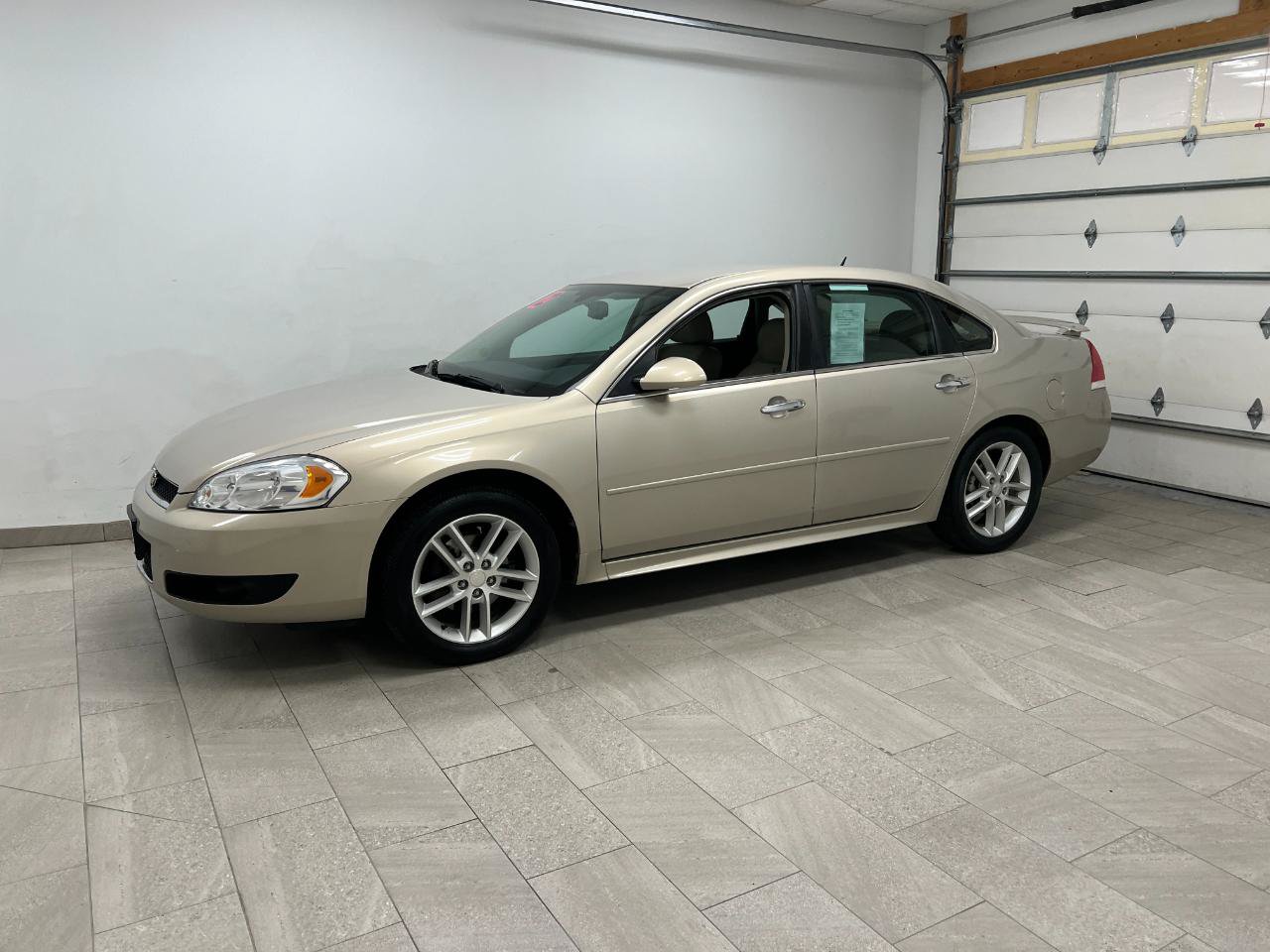 Used 2012 Chevrolet Impala LTZ FWD image 7