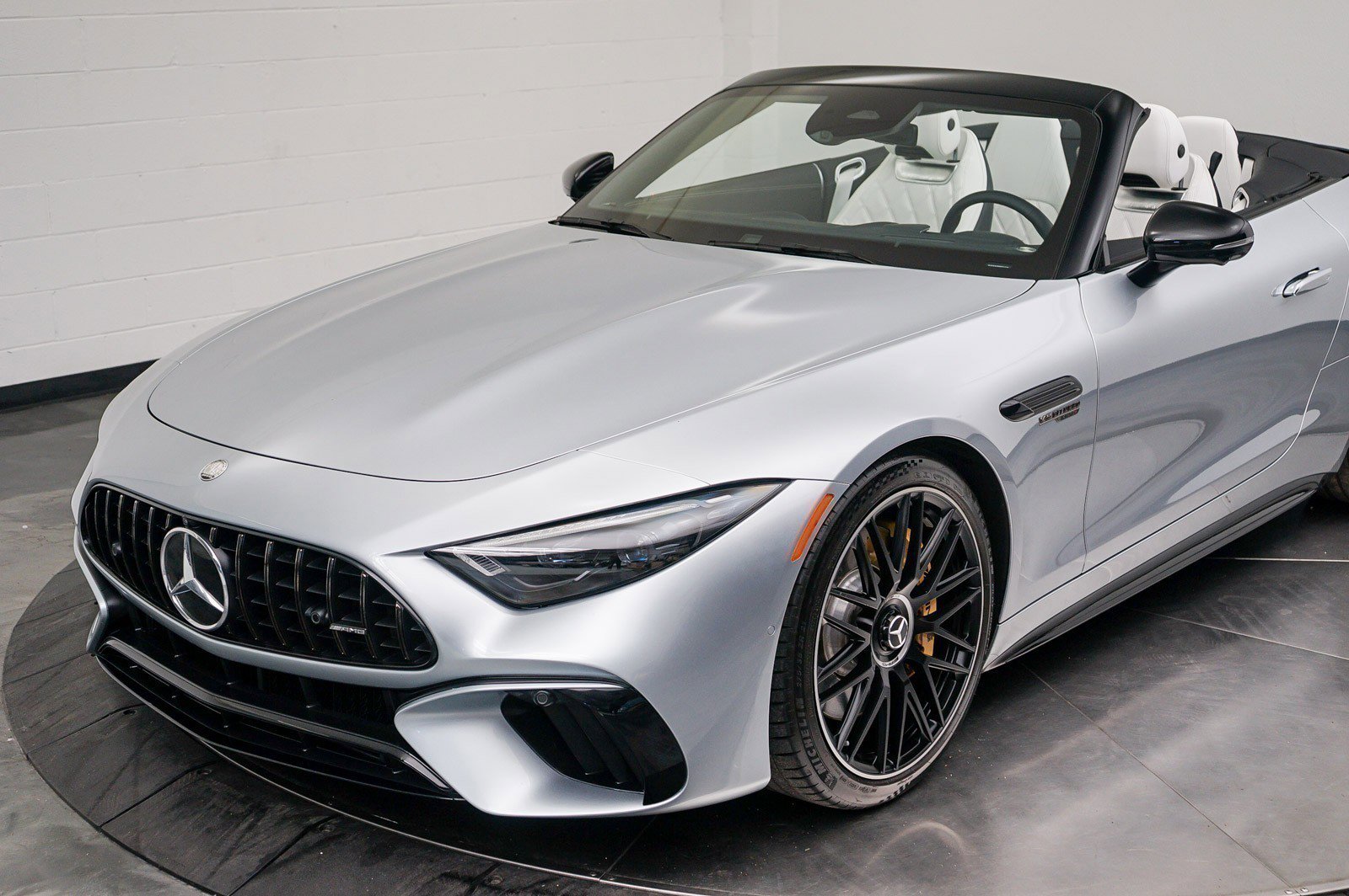 Used 2024 Mercedes-Benz SL 55 AMG 4MATIC image 17