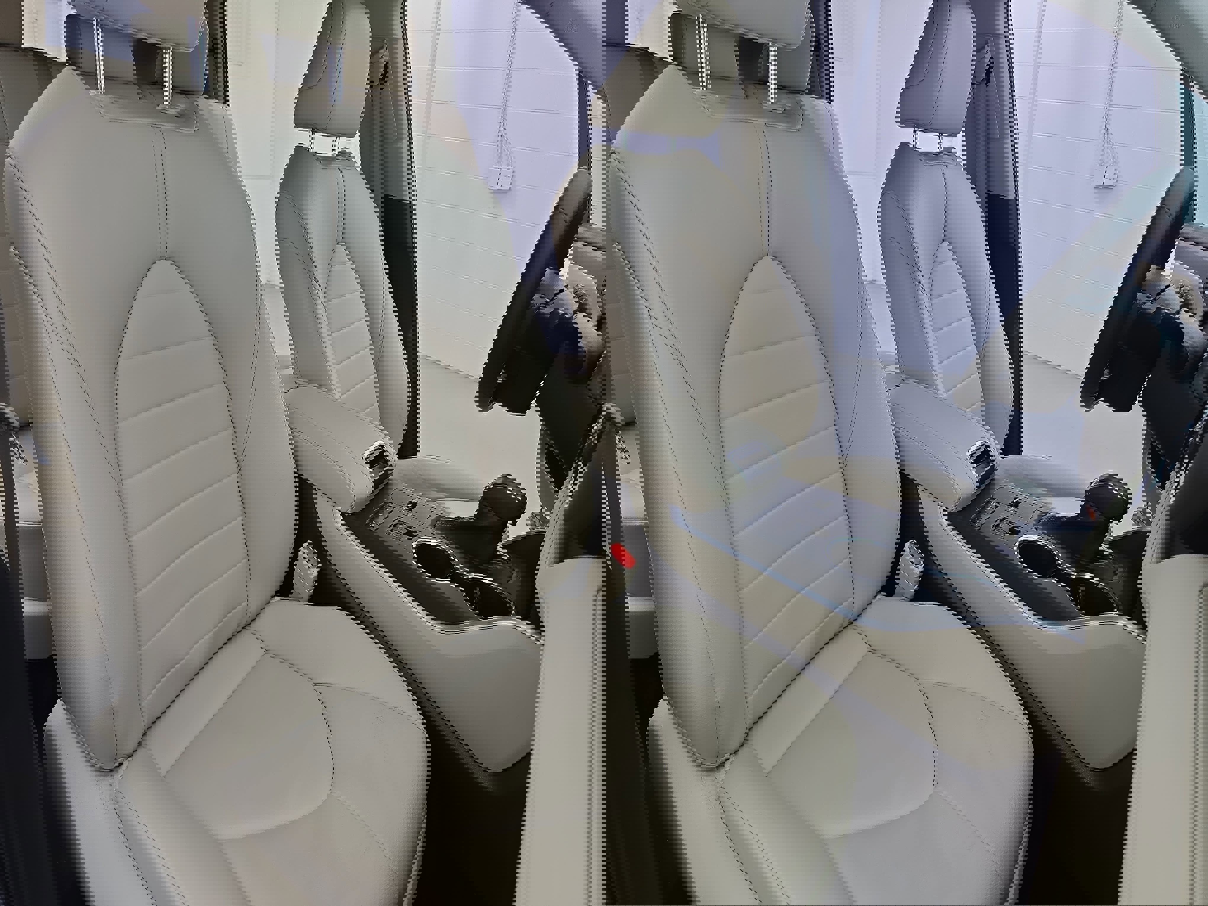 Used 2022 Toyota Highlander XLE image 10