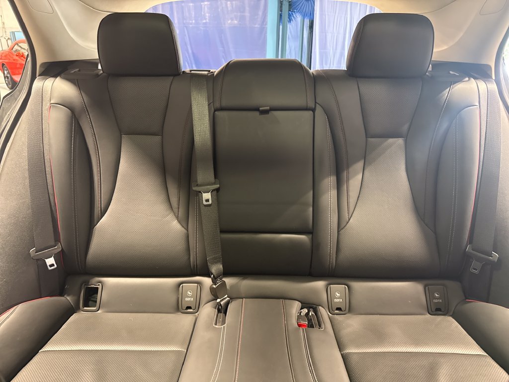 Used 2023 Buick Envision Essence w/ Sport Touring Package FWD image 34