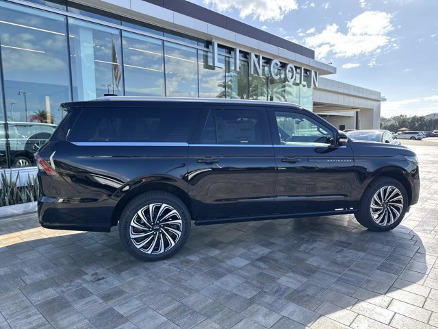 New 2025 Lincoln Navigator L Black Label video 2