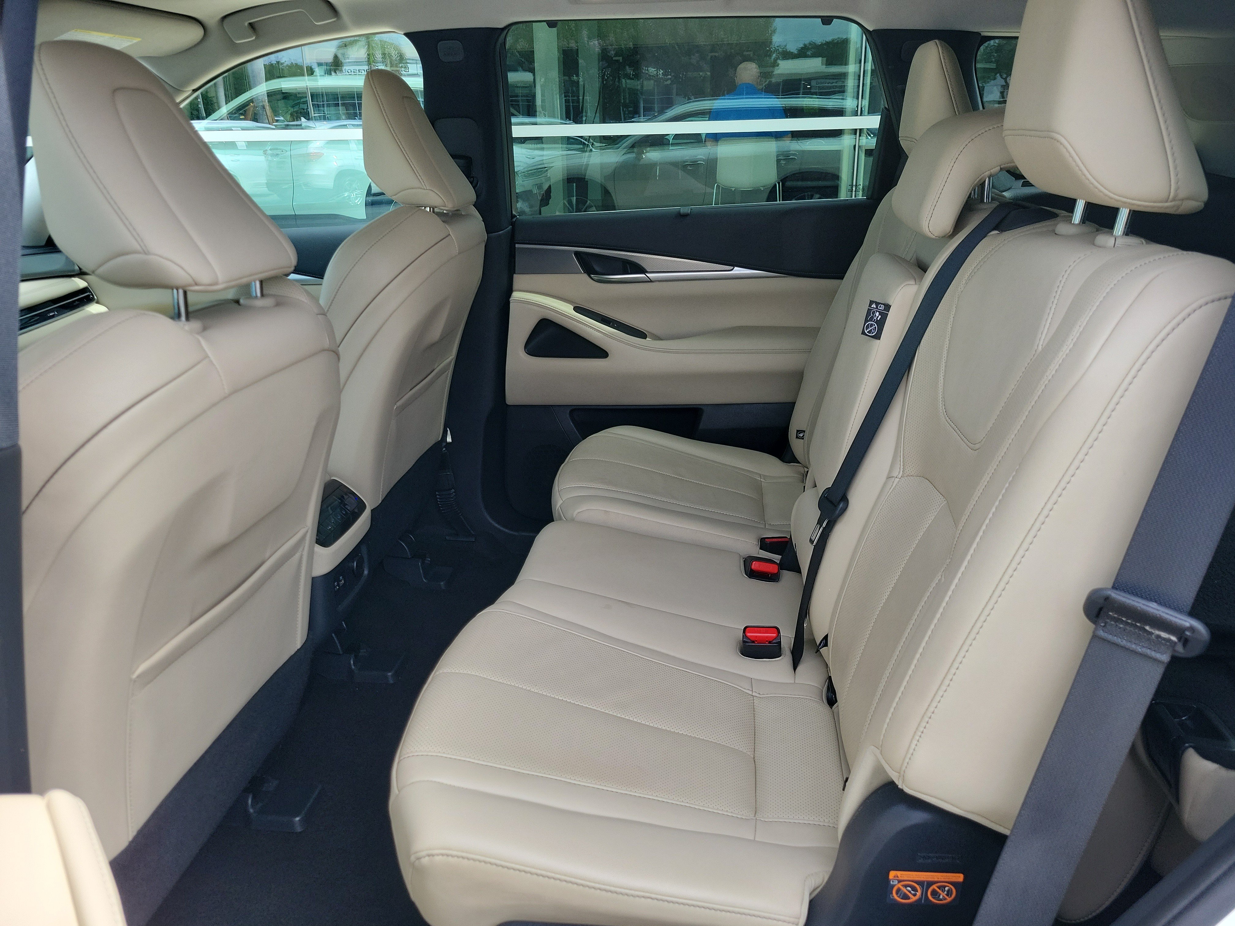 Certified 2023 INFINITI QX60 Luxe w/ Cargo Package FWD image 16