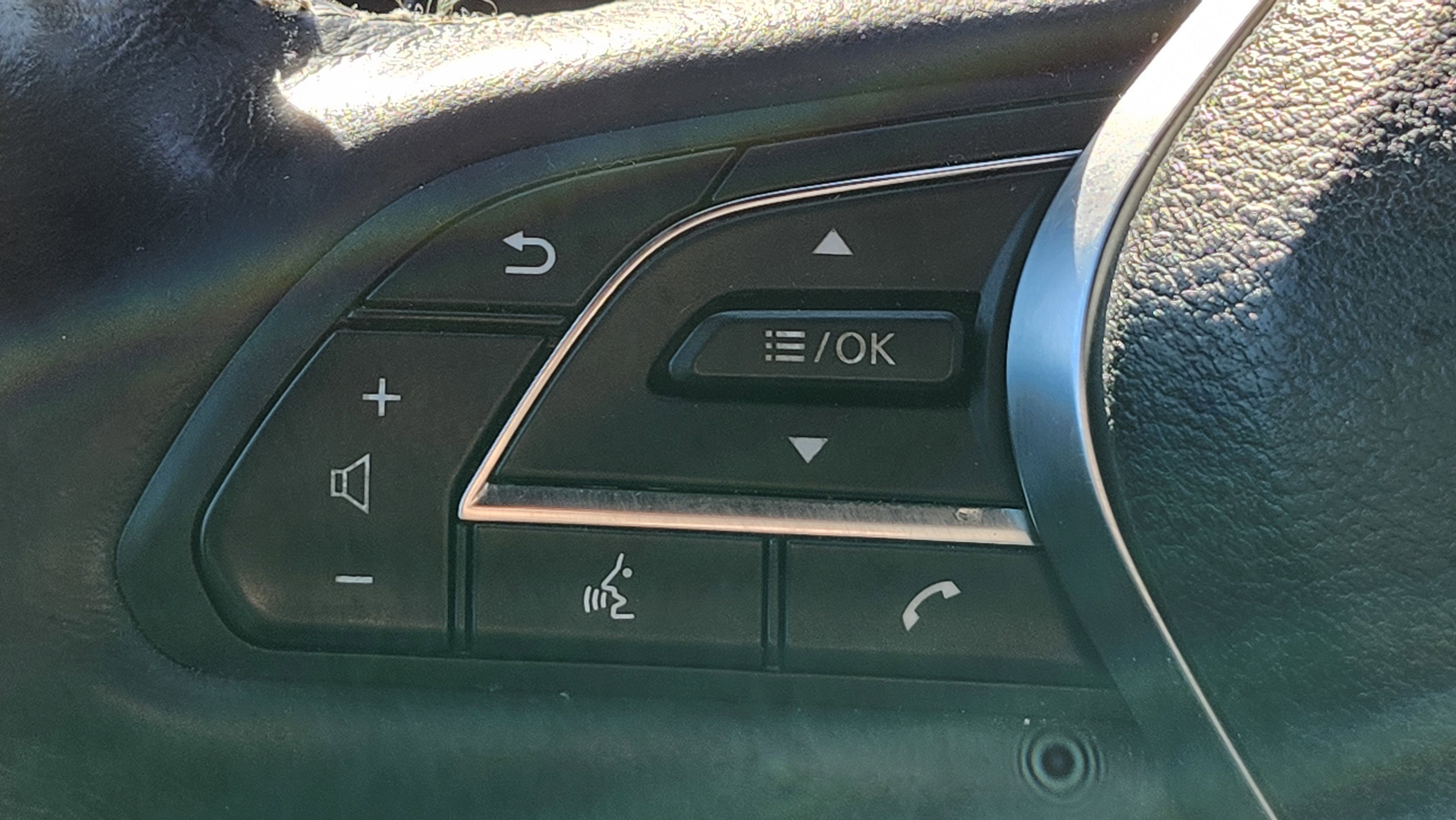 Used 2019 INFINITI QX50 Essential image 39