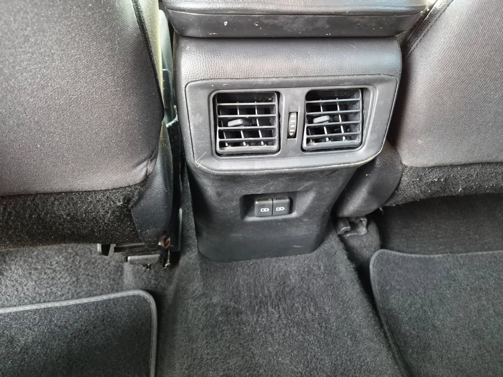Used 2022 Toyota RAV4 XLE FWD image 14