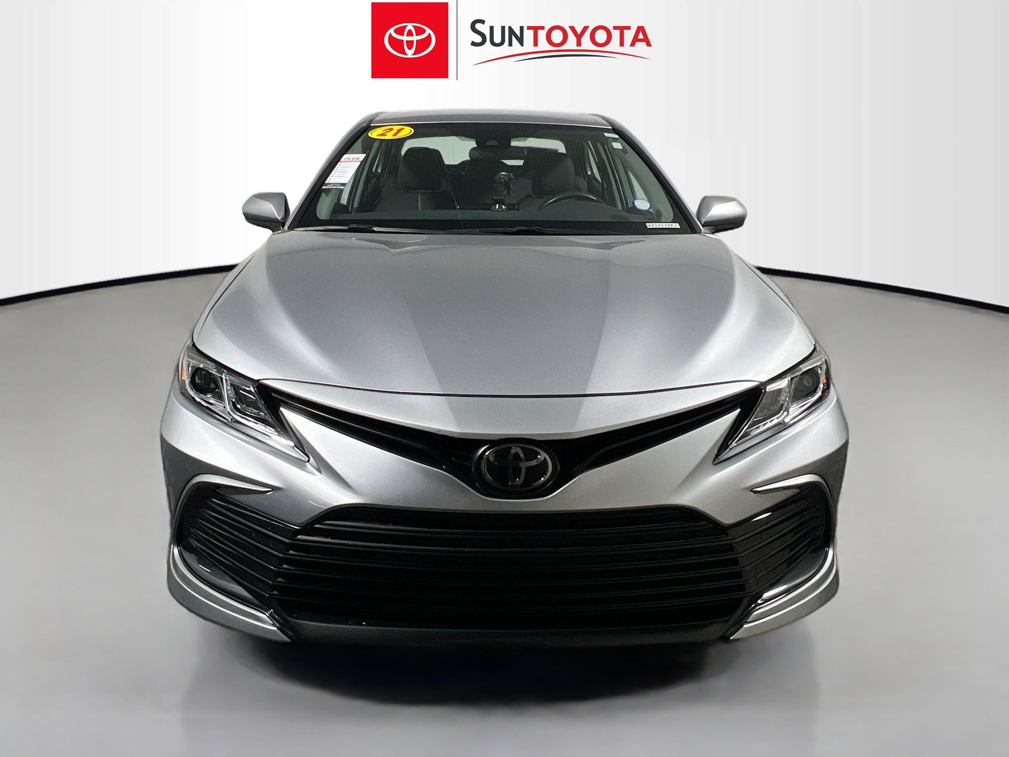 Used 2021 Toyota Camry LE image 10