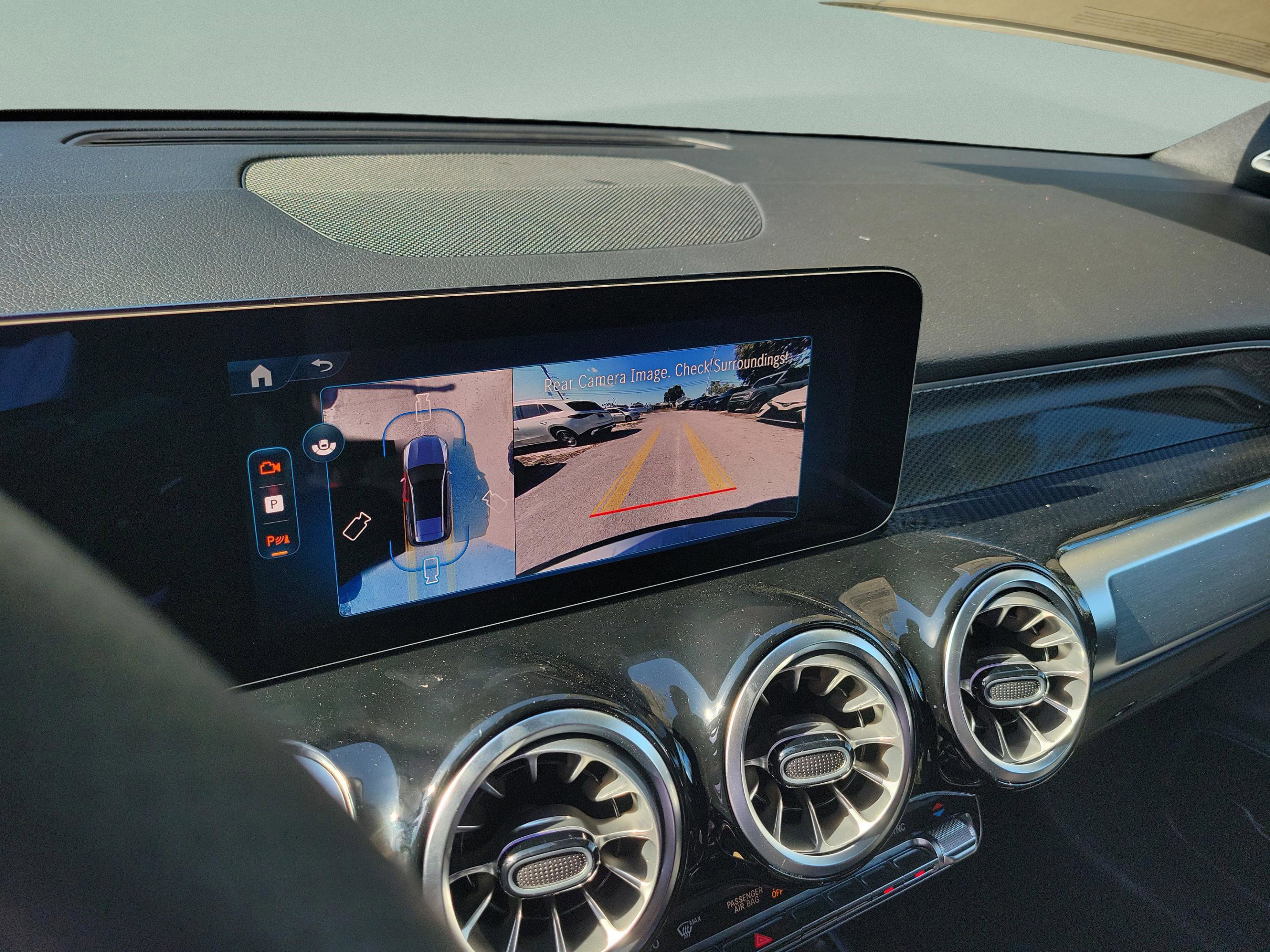 Certified 2026 Mercedes-Benz GLB 35 AMG 4MATIC image 28