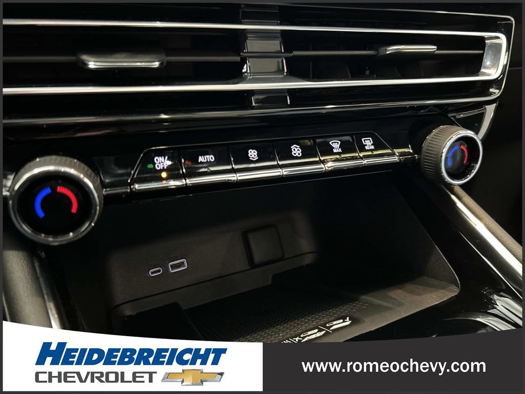 Used 2025 Chevrolet Traverse High Country w/ LPO, Floor Liner Package AWD/4WD image 23