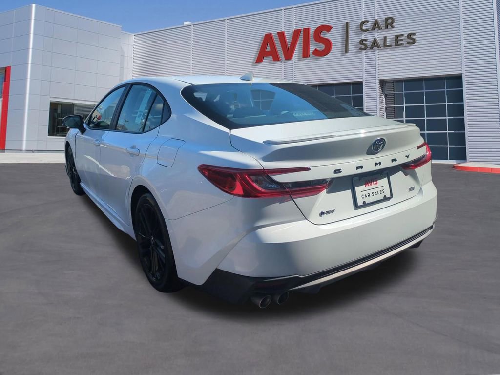 Used 2025 Toyota Camry SE image 9