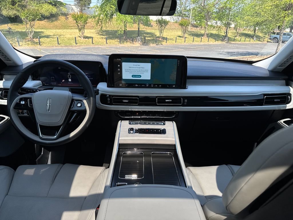 Used 2025 Lincoln Aviator Reserve w/ Equipment Group 201A AWD/4WD image 13