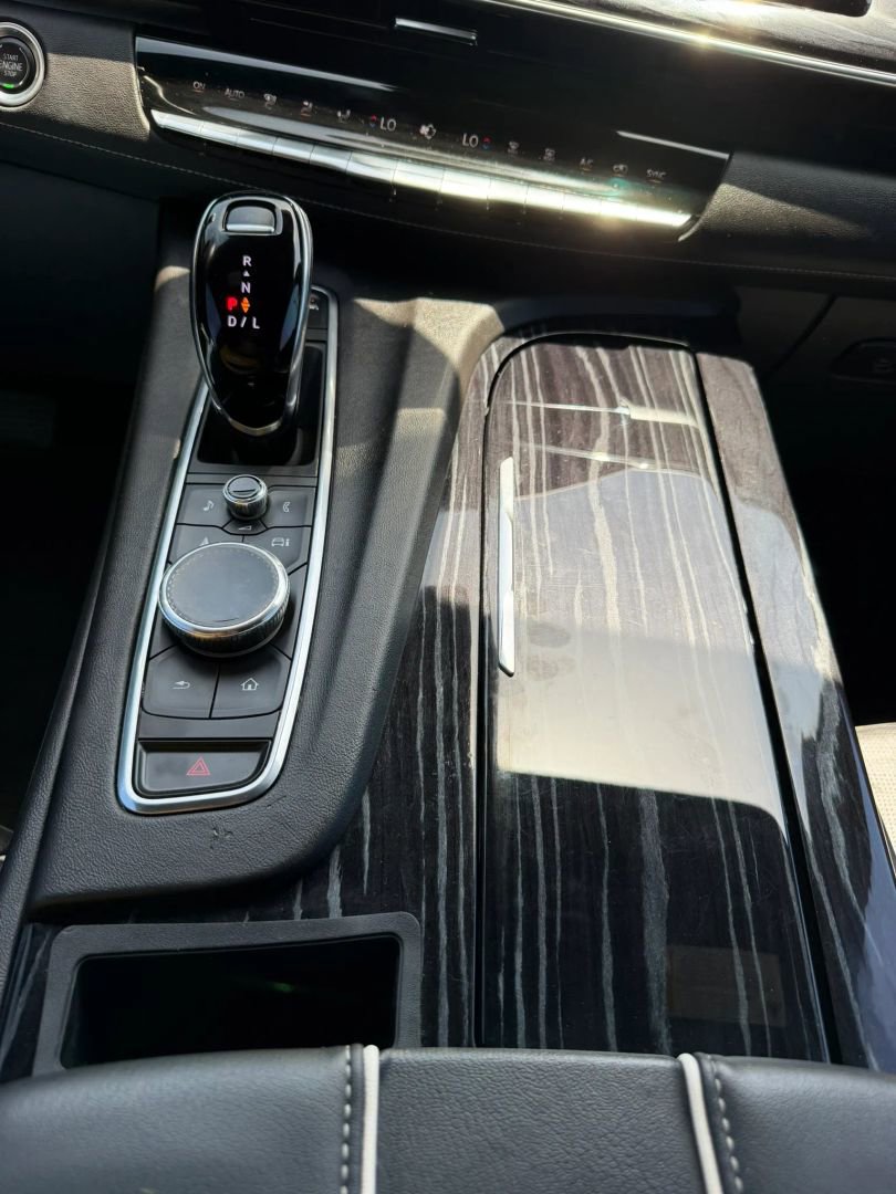 Used 2022 Cadillac Escalade Sport RWD image 34