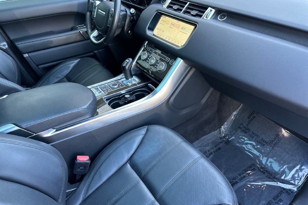 Used 2017 Land Rover Range Rover Sport SE AWD/4WD image 15