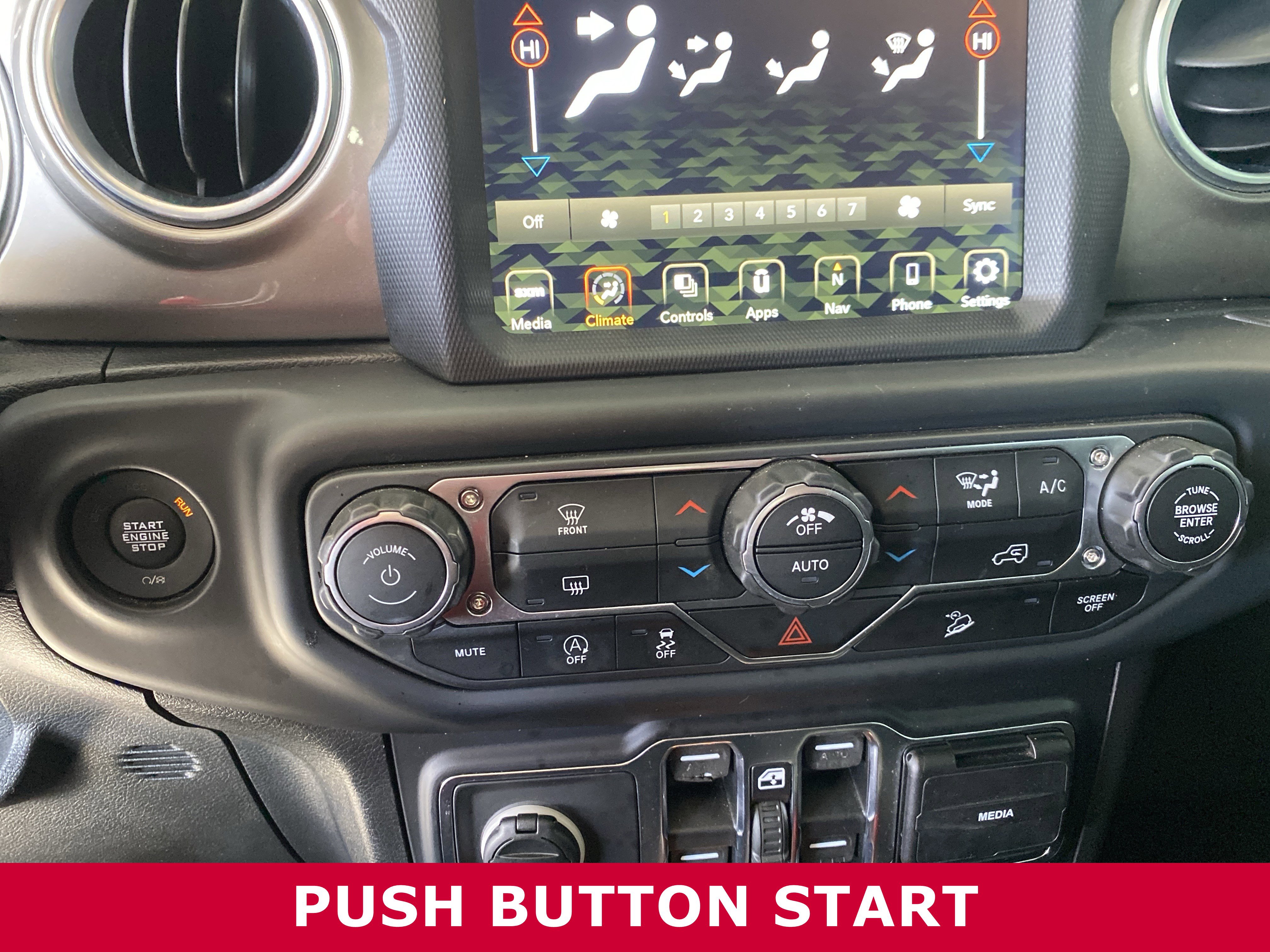 Used 2018 Jeep Wrangler Unlimited Sahara image 14