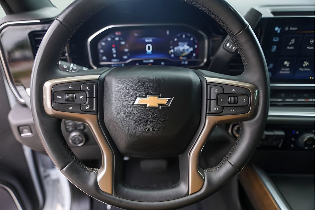 Used 2024 Chevrolet Silverado 2500 High Country w/ Technology Package AWD/4WD image 15