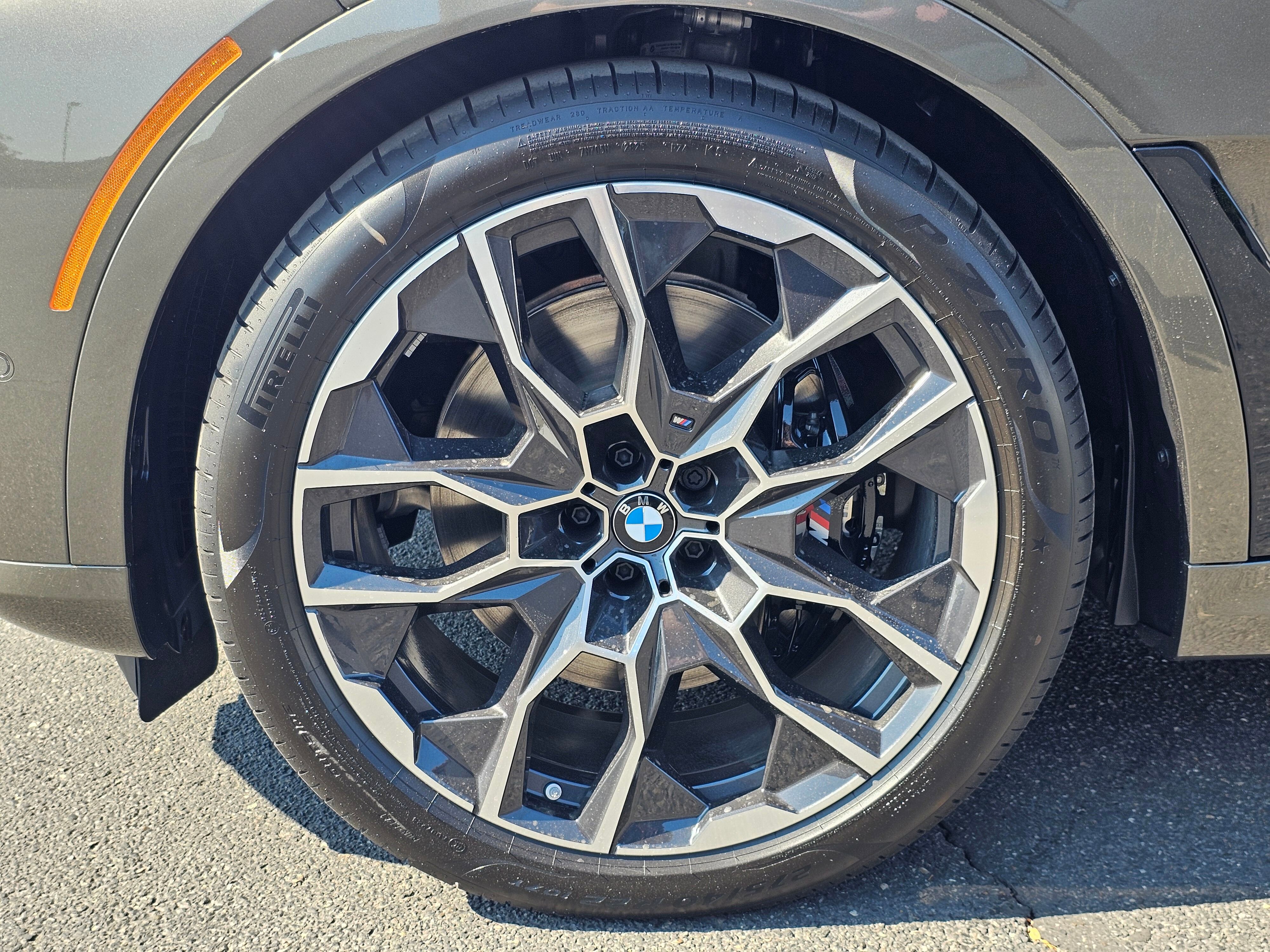 New 2026 BMW X7 M60i image 8