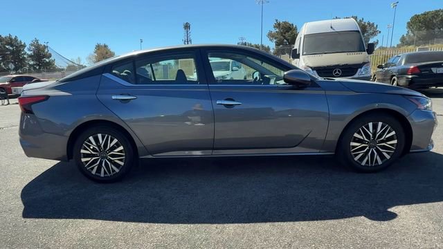 Used 2023 Nissan Altima 2.5 SV image 9