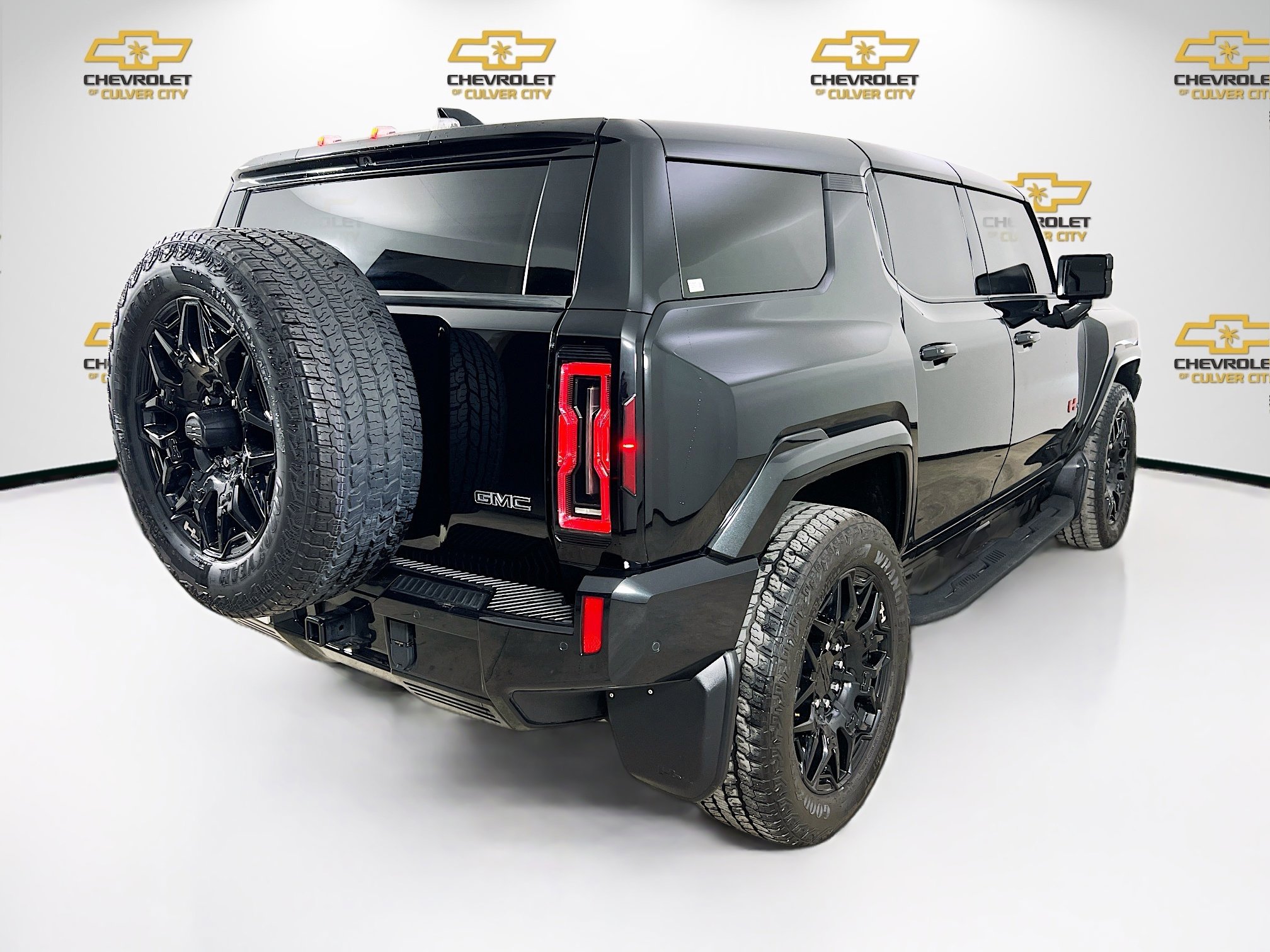 Used 2024 GMC Hummer EV 2X w/ LPO, Sport Package image 7