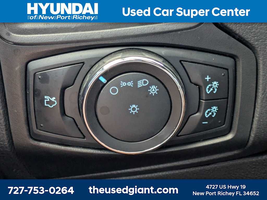 Used 2014 Ford Focus SE FWD image 24