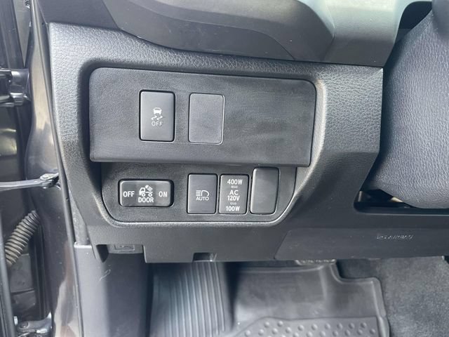Used 2020 Toyota Tacoma TRD Sport w/ TRD Premium Sport Package AWD/4WD image 15