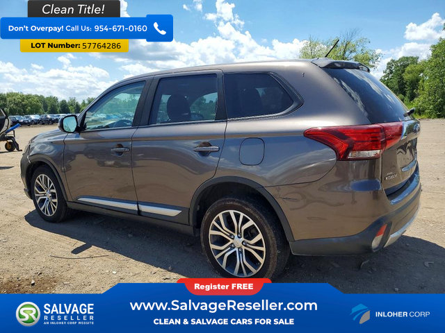 Used 2016 Mitsubishi Outlander SE AWD/4WD image 3