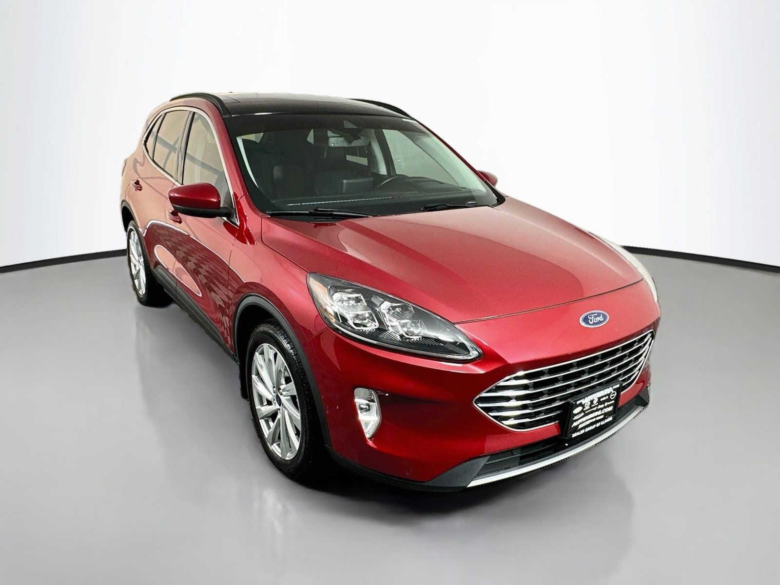 Used 2021 Ford Escape Titanium w/ Titanium Elite Package AWD/4WD image 1