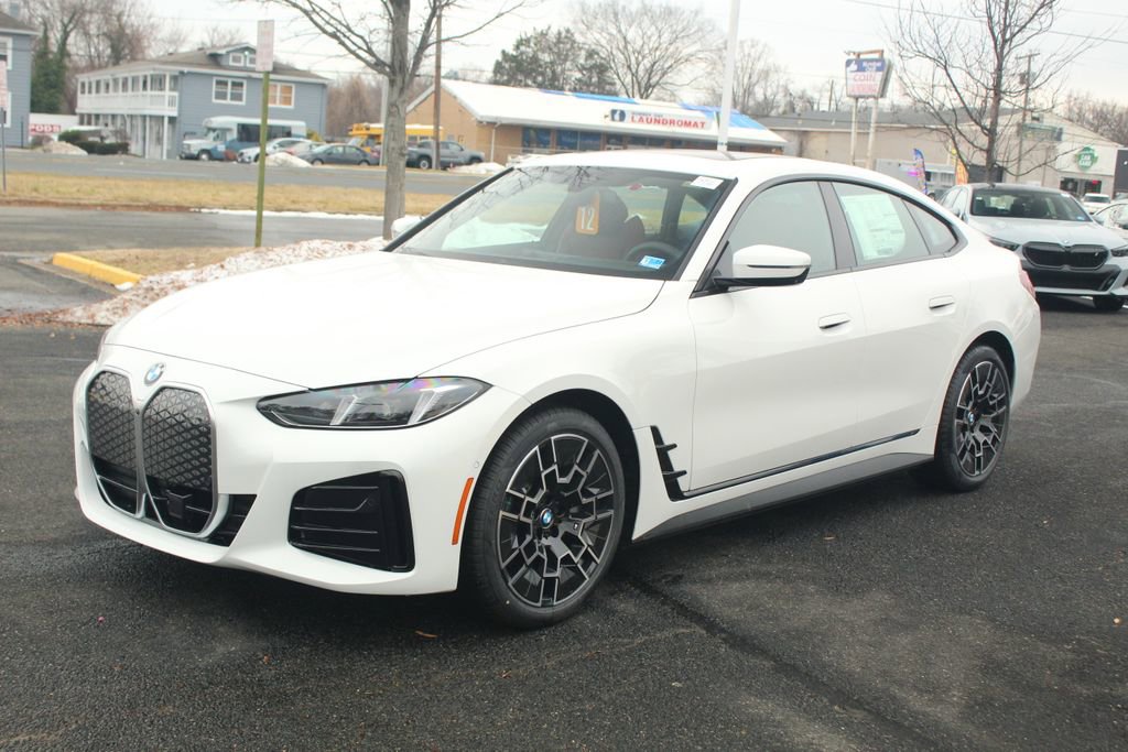 New 2026 BMW i4 xDrive40i w/ M Sport Package AWD/4WD image 4